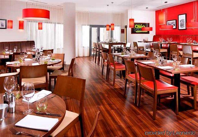 Courtyard By Marriott Paris Arcueil Hotel Restaurant photo